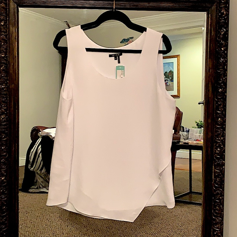 NWT WHITE SHELL TANK
